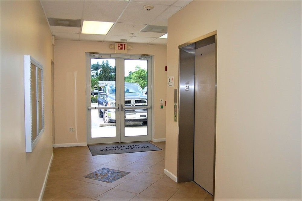 Prima Vista Shoppes: 529 NW Prima Vista Boulevard, Port Saint Lucie, FL 34983